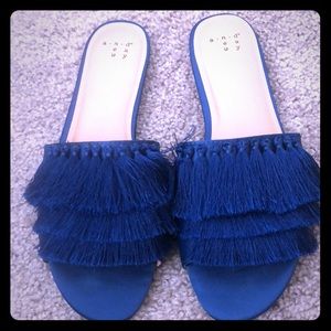 Blue sandals- great for vacas